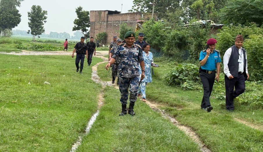 प्रमुख जिल्ला अधिकारीबाट सीमानाका निरीक्षण